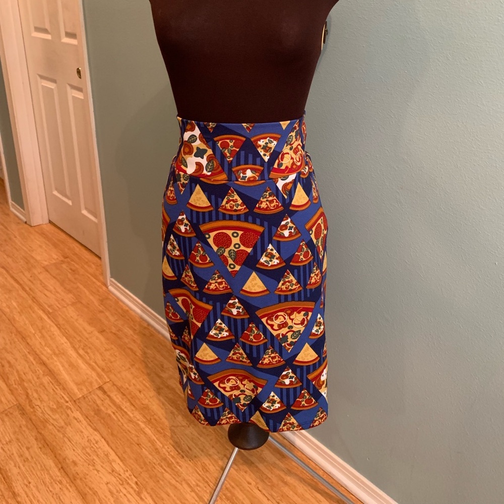 Lularoe Cassie EUC 2XL pizza print 🍕